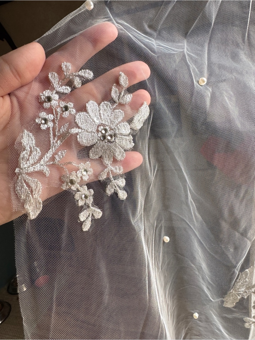 David's Bridal White Embroidered Floral Tulle Veil with Pearls - Picture 2 of 3